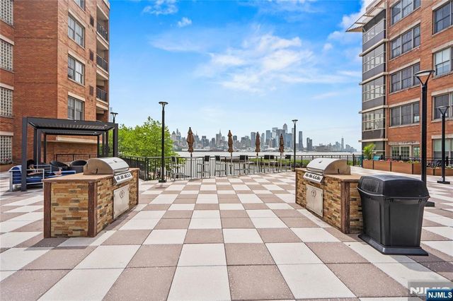 22 Ave At Port Imperial 504, West New York, NJ 07093