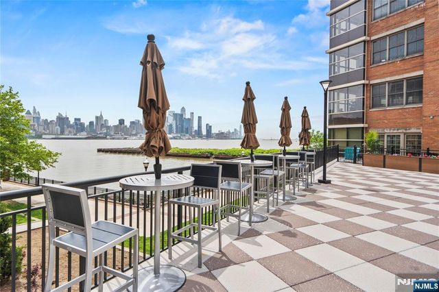 22 Ave At Port Imperial 504, West New York, NJ 07093