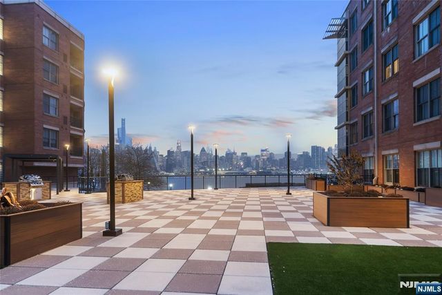 22 Ave At Port Imperial 504, West New York, NJ 07093