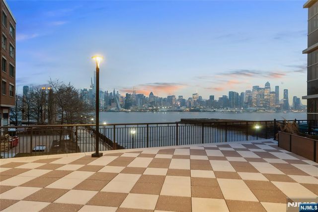 22 Ave At Port Imperial 504, West New York, NJ 07093