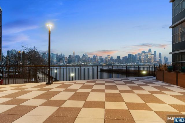 22 Ave At Port Imperial 504, West New York, NJ 07093