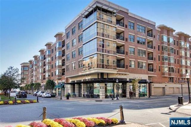 22 Ave At Port Imperial 504, West New York, NJ 07093