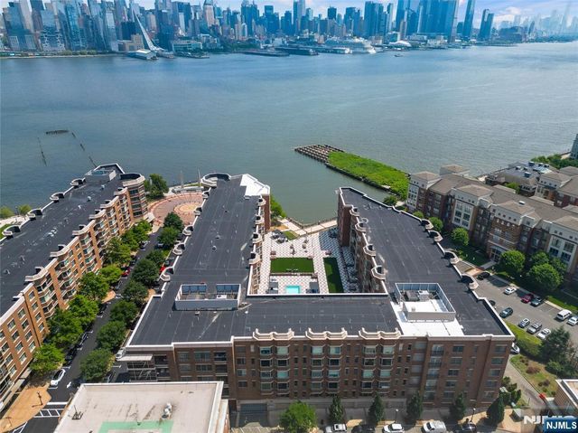 22 Ave At Port Imperial 504, West New York, NJ 07093