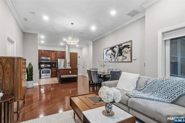 22 Ave At Port Imperial 504, West New York, NJ 07093