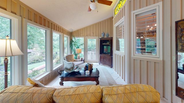 1003 Oakwood Dr, Wynne, AR 72396