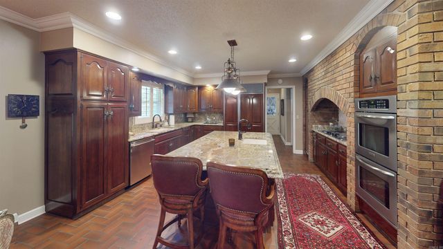 1003 Oakwood Dr, Wynne, AR 72396