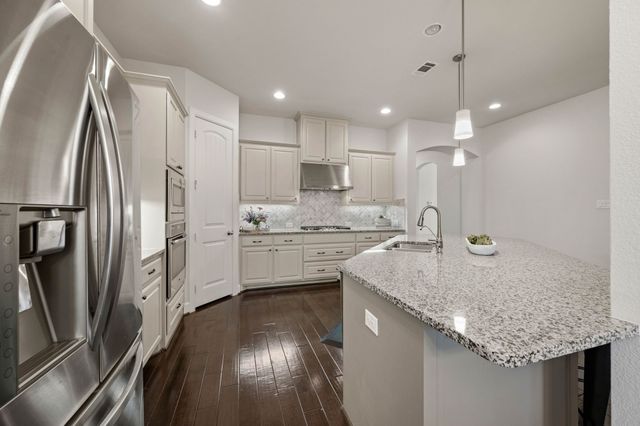 1019 Ivy Charm Way, Arlington, TX 76005