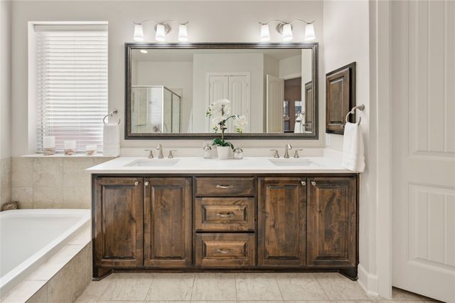 1019 Ivy Charm Way, Arlington, TX 76005