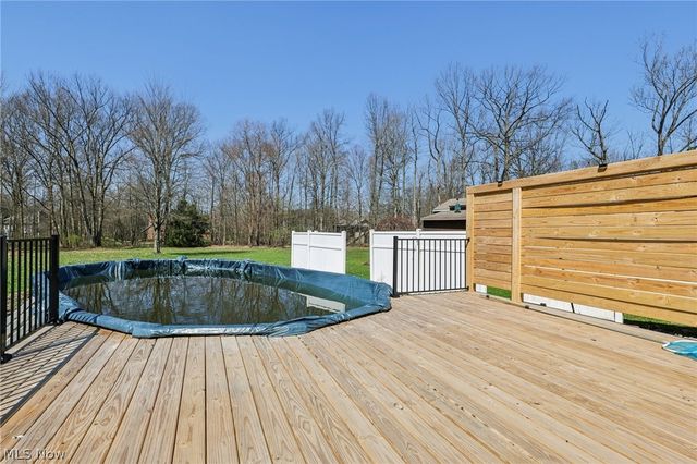 1957 Henn Hyde Road NE, Howland, OH 44484