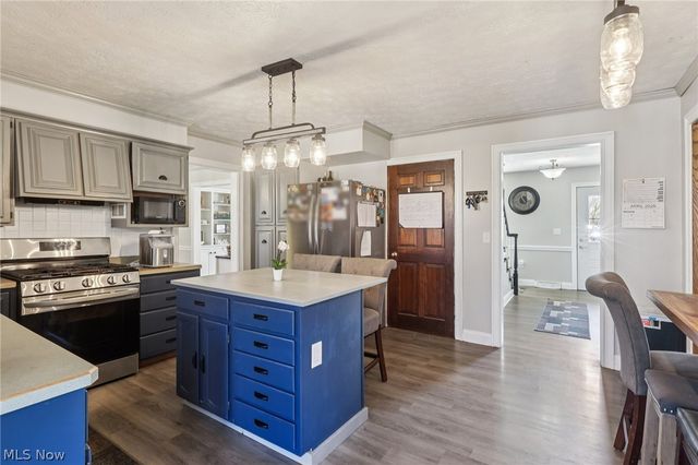 1957 Henn Hyde Road NE, Howland, OH 44484