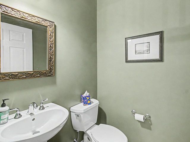 72 Chickadee Circle, South Burlington, VT 05403