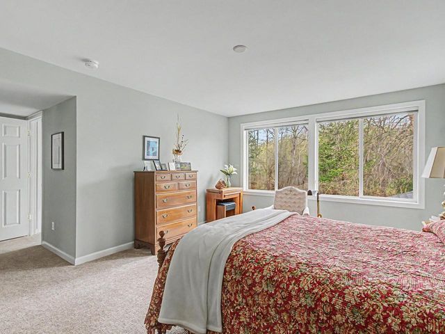 72 Chickadee Circle, South Burlington, VT 05403