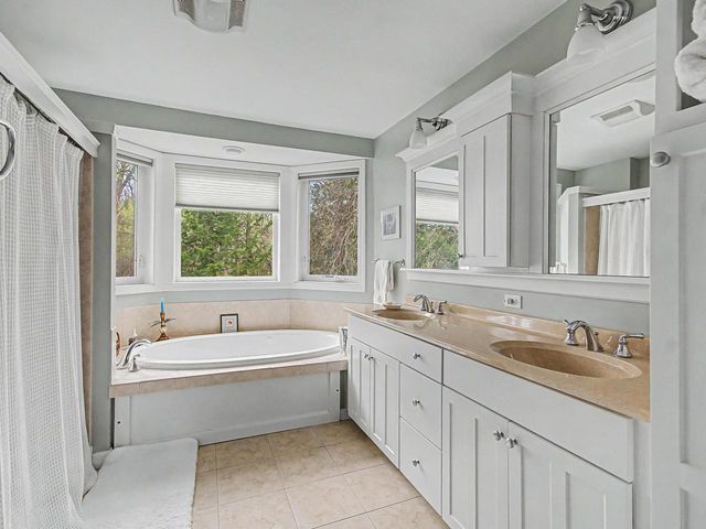 72 Chickadee Circle, South Burlington, VT 05403