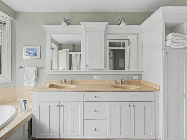 72 Chickadee Circle, South Burlington, VT 05403