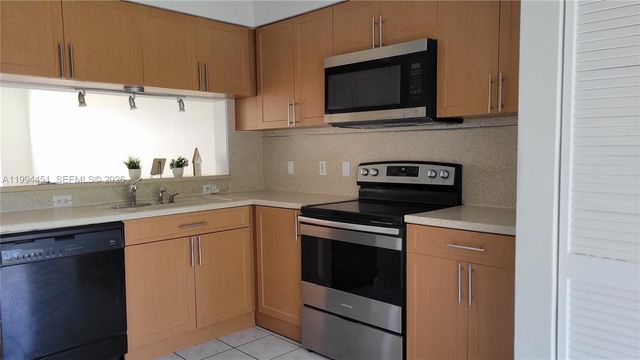 16731 Hemingway Drive, Weston, FL 33326