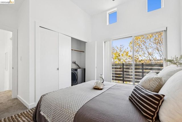 2830 Mandela PKWY, Oakland, CA 94608