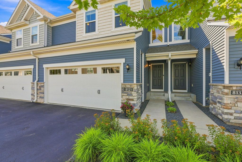 8121 Evergreen Lane N, Maple Grove, MN 55369