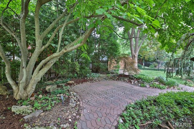 1000 Schwarz Road, Edwardsville, IL 62025