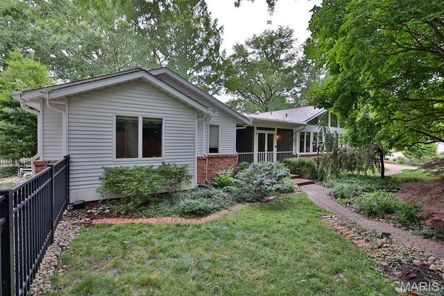 1000 Schwarz Road, Edwardsville, IL 62025