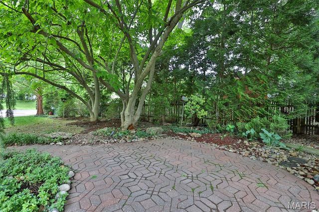 1000 Schwarz Road, Edwardsville, IL 62025