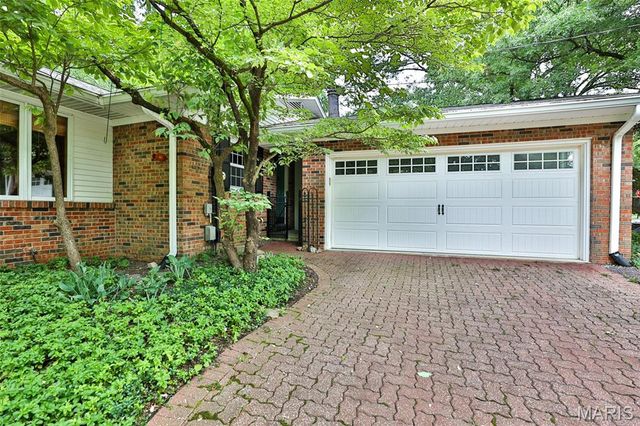 1000 Schwarz Road, Edwardsville, IL 62025