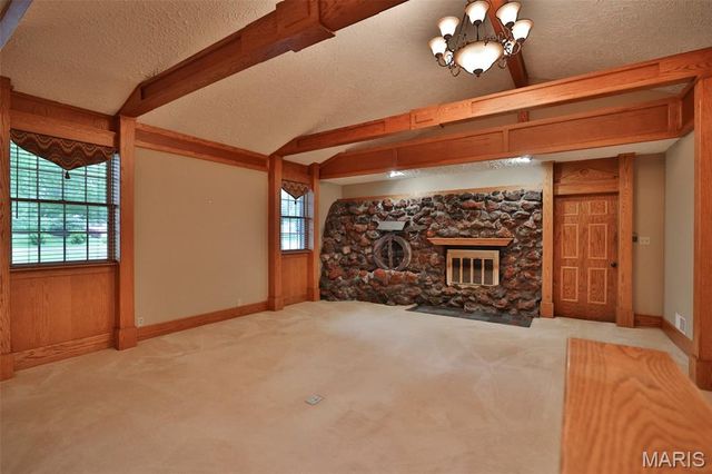 1000 Schwarz Road, Edwardsville, IL 62025