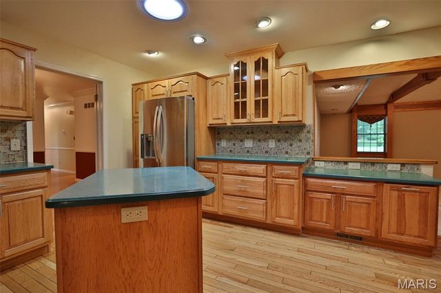 1000 Schwarz Road, Edwardsville, IL 62025