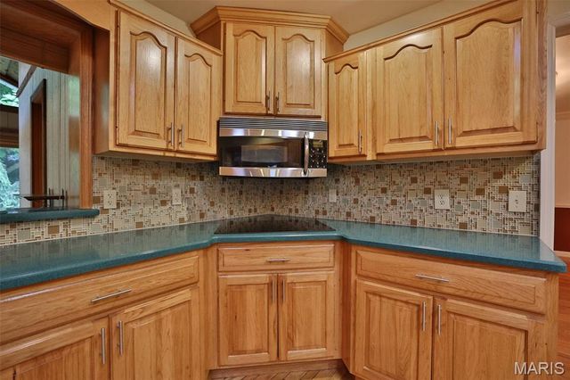 1000 Schwarz Road, Edwardsville, IL 62025