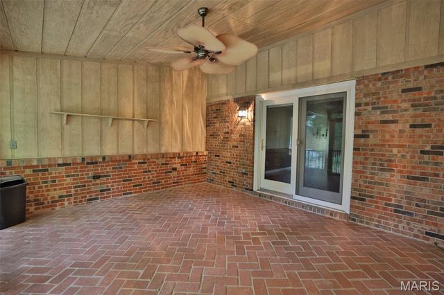 1000 Schwarz Road, Edwardsville, IL 62025