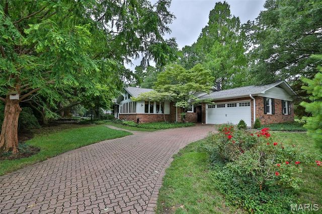 1000 Schwarz Road, Edwardsville, IL 62025