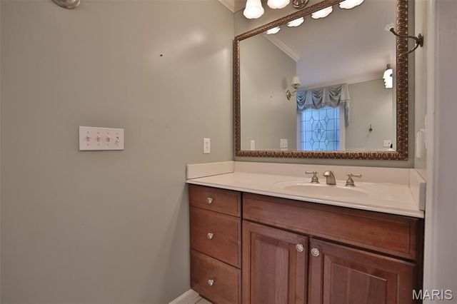 1000 Schwarz Road, Edwardsville, IL 62025