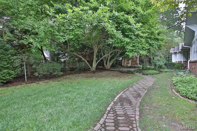 1000 Schwarz Road, Edwardsville, IL 62025