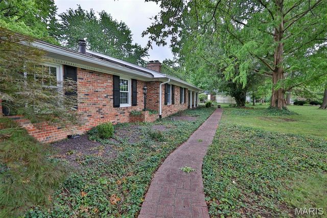 1000 Schwarz Road, Edwardsville, IL 62025