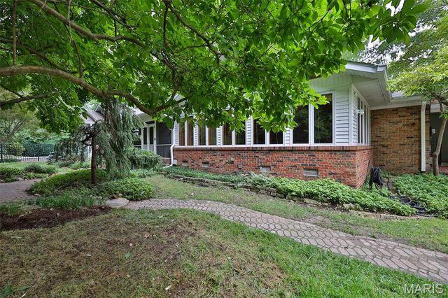 1000 Schwarz Road, Edwardsville, IL 62025