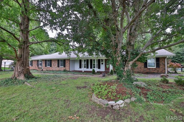 1000 Schwarz Road, Edwardsville, IL 62025