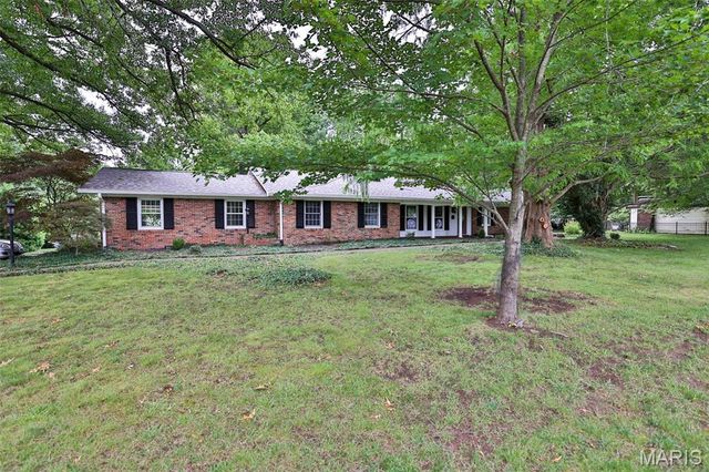1000 Schwarz Road, Edwardsville, IL 62025