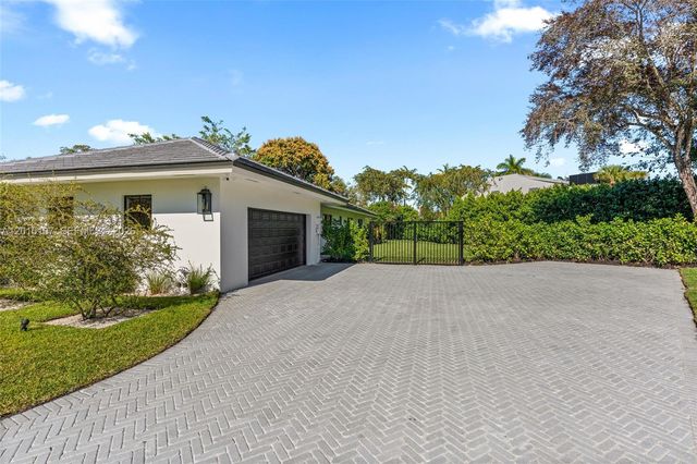 16889 SW 73rd Court, Palmetto Bay, FL 33157