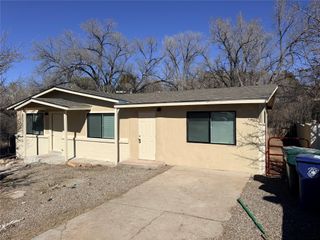 2063 Calle Ensenada, Santa Fe, NM 87505