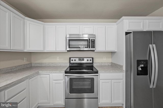 323 MAPLE DR, Hanover, PA 17331