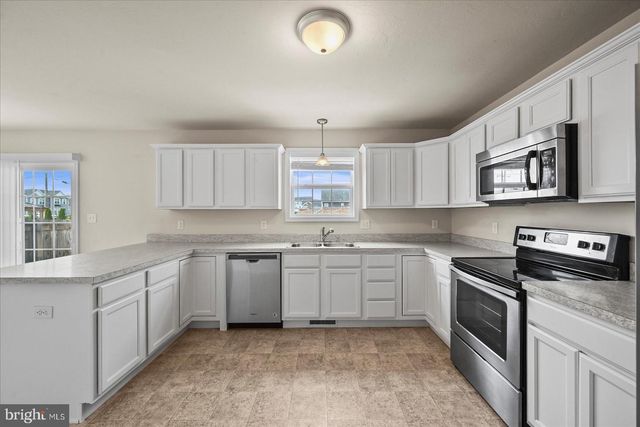 323 MAPLE DR, Hanover, PA 17331