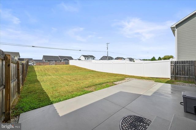 323 MAPLE DR, Hanover, PA 17331