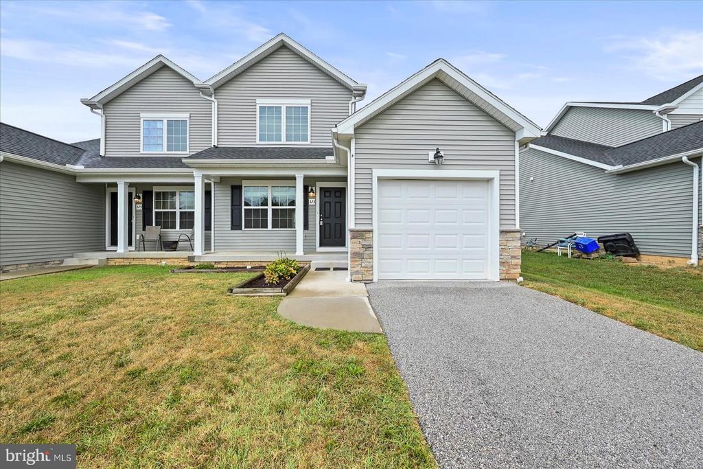 323 MAPLE DR, Hanover, PA 17331