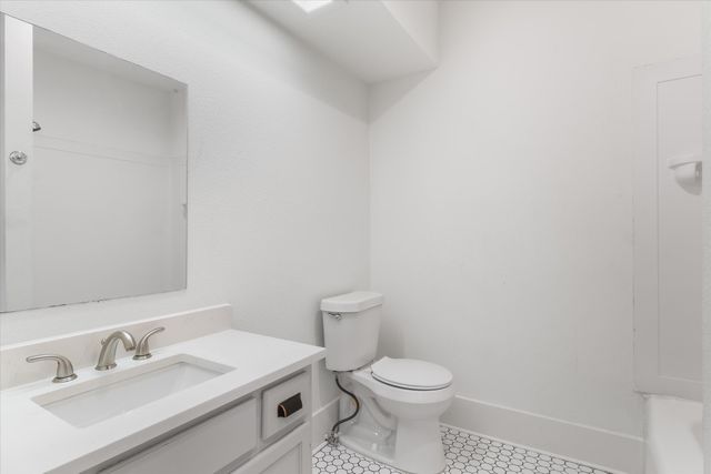 307 S Crockett Street, Edgewood, TX 75117