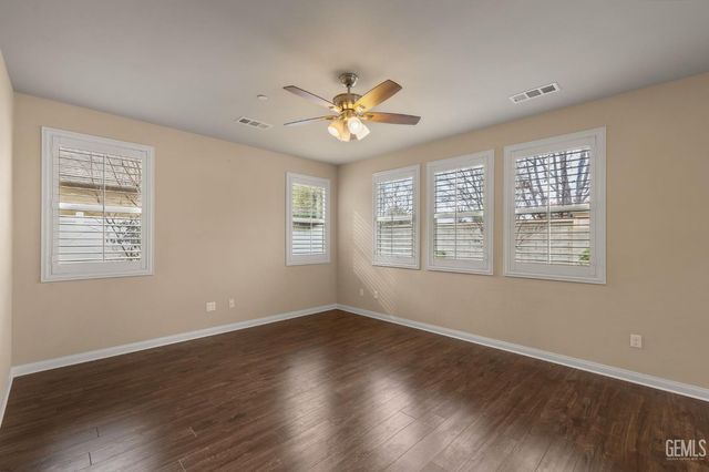 12612 Abercromby Drive, Bakersfield, CA 93312