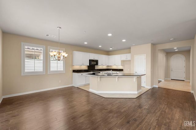 12612 Abercromby Drive, Bakersfield, CA 93312