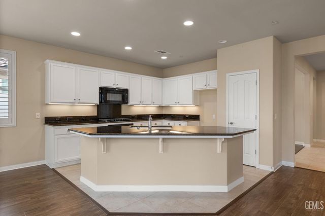 12612 Abercromby Drive, Bakersfield, CA 93312