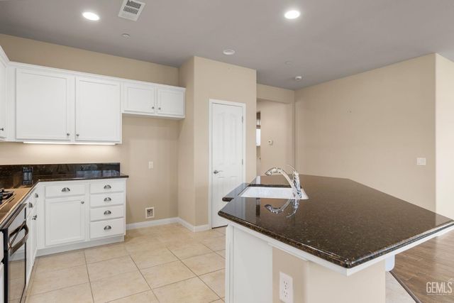 12612 Abercromby Drive, Bakersfield, CA 93312