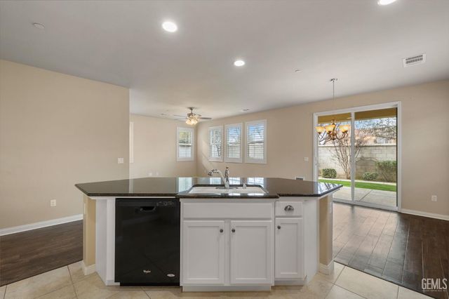 12612 Abercromby Drive, Bakersfield, CA 93312