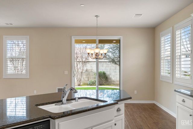 12612 Abercromby Drive, Bakersfield, CA 93312