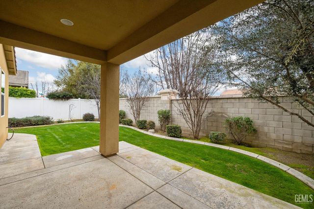 12612 Abercromby Drive, Bakersfield, CA 93312